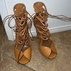 Luxury leather NWOT 4 inch size 40, gladiator style heel leather peep toe